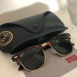 Ray-Ban Clubmaster Classic sunglasses